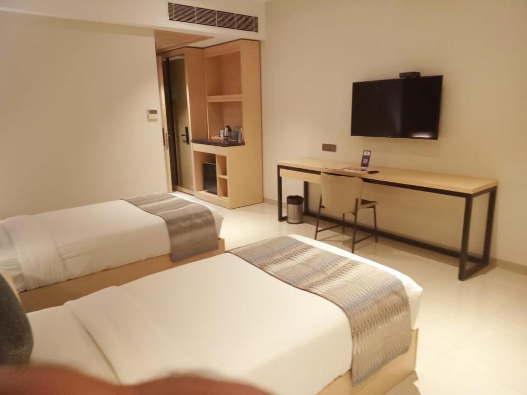 Click Hotel Bangalore - International Airport Devanahalli Bagian luar foto